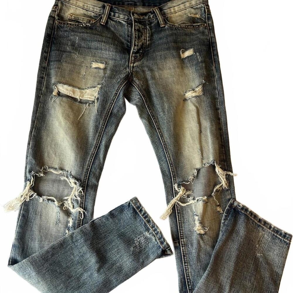 Size 32 Women's MNMI Trendy Distressed Denim Jeans -